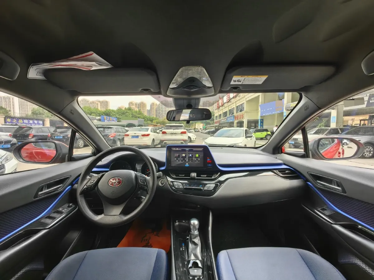 2018 Toyota C-HR 2.0L 171HP L4 CVT,autocango,china used car exporter,china ev exporter,chinese used car exporter,chinese used ev exporter