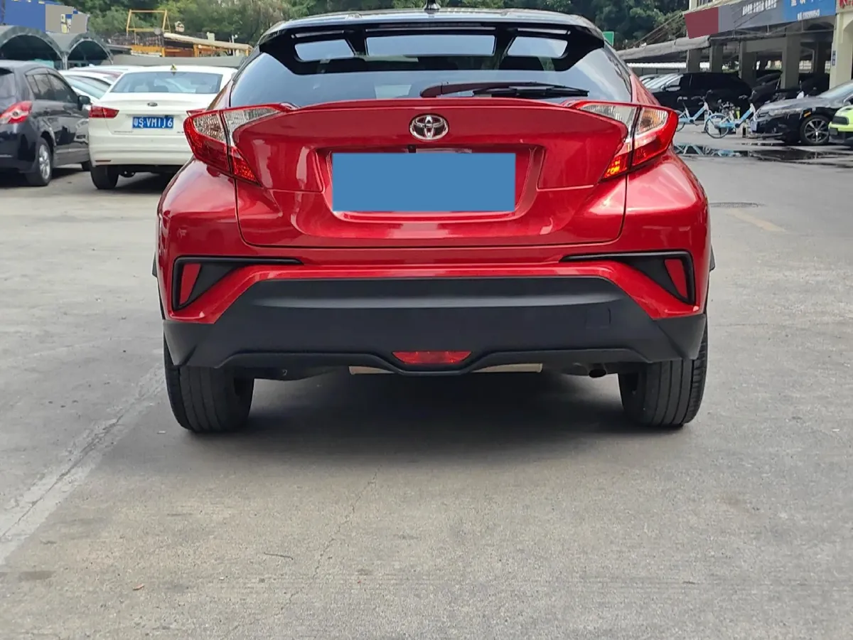 2018 Toyota C-HR 2.0L 171HP L4 CVT,autocango,china used car exporter,china ev exporter,chinese used car exporter,chinese used ev exporter
