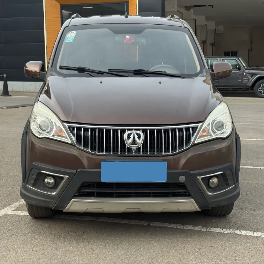 2016 BAIC WeiWang M35 1.5L 116HP L4 5MT,autocango,china used car exporter,china ev exporter,chinese used car exporter,chinese used ev exporter