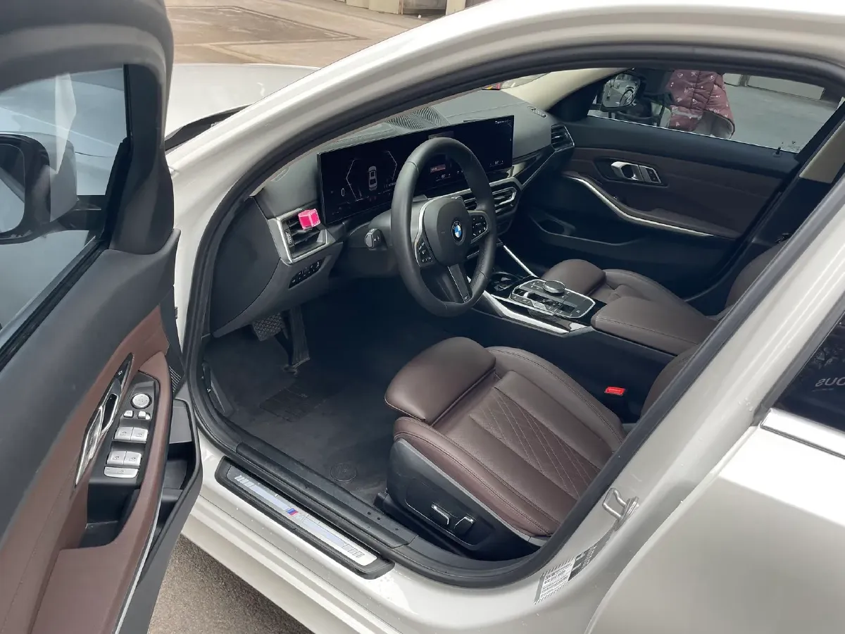 2024 BMW 3 Series 2.0T 156HP L4 8AT,autocango,china used car exporter,china ev exporter,chinese used car exporter,chinese used ev exporter