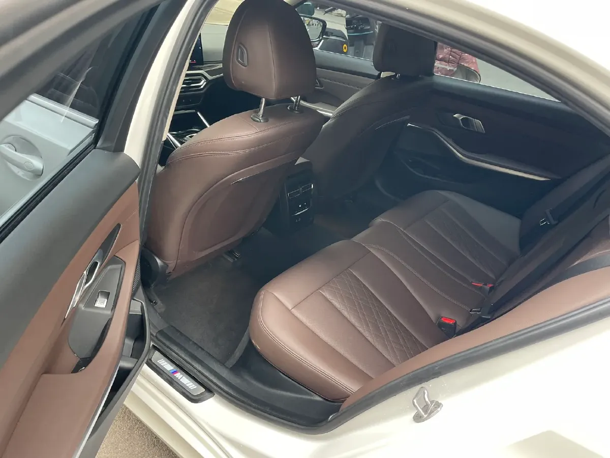 2024 BMW 3 Series 2.0T 156HP L4 8AT,autocango,china used car exporter,china ev exporter,chinese used car exporter,chinese used ev exporter