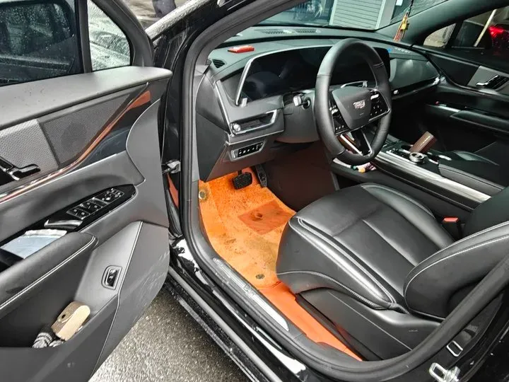 2025 Cadillac XT5 2.0T 237HP L4 9AT,autocango,china used car exporter,china ev exporter,chinese used car exporter,chinese used ev exporter