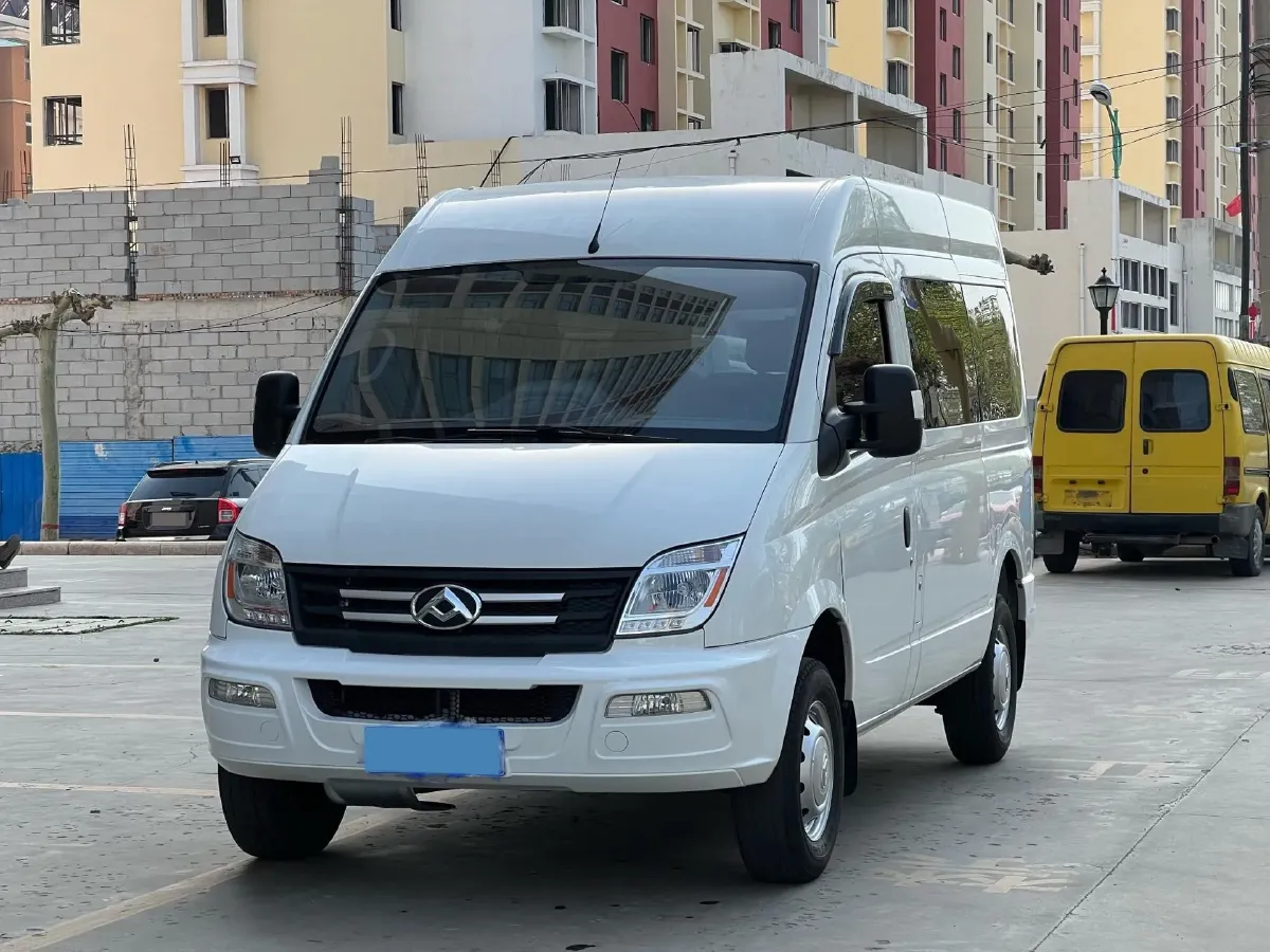 2021 MAXUS XinTu V80 2.0T 127HP L4 6MT,autocango,china used car exporter,china ev exporter,chinese used car exporter,chinese used ev exporter