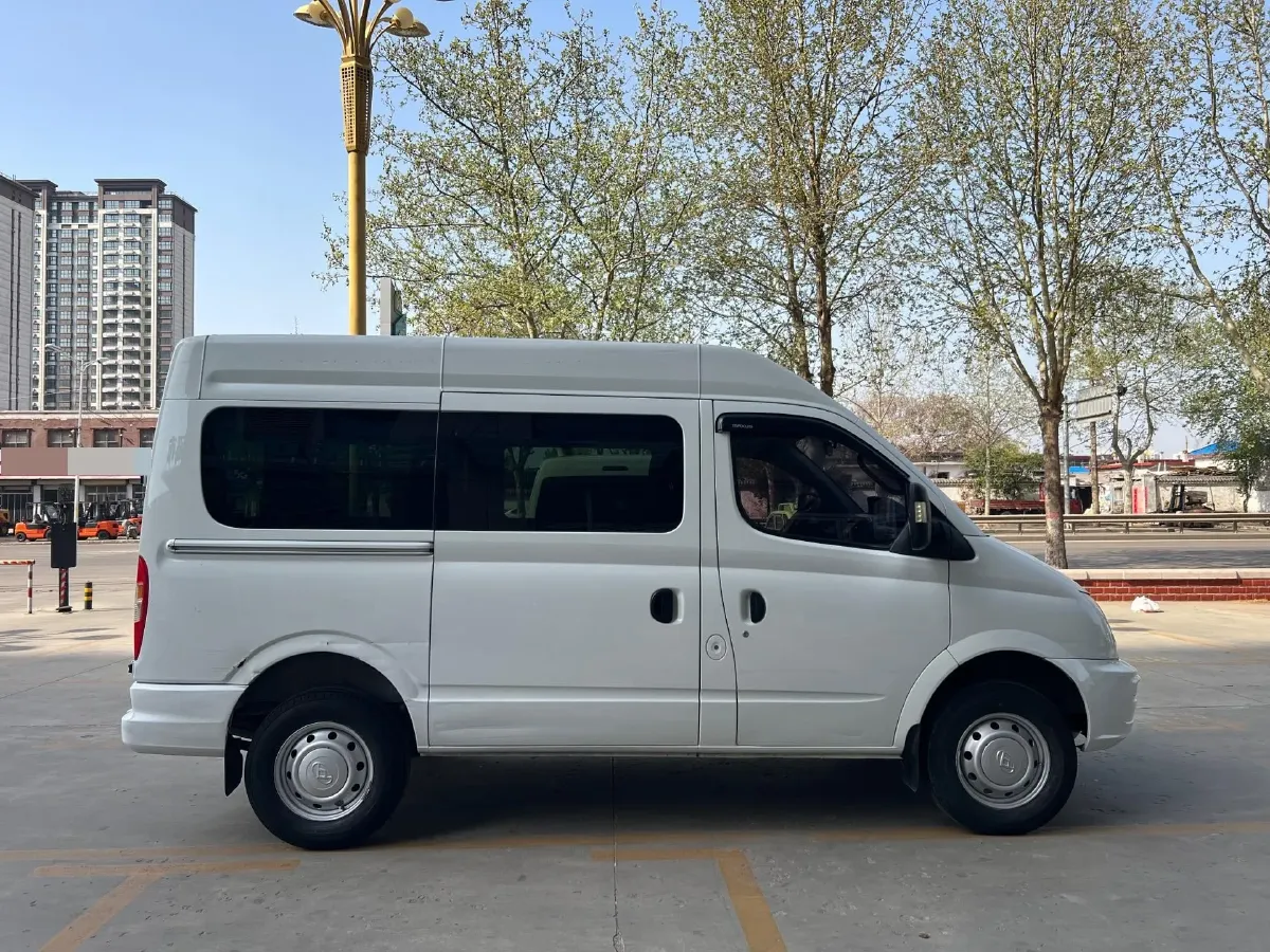 2021 MAXUS XinTu V80 2.0T 127HP L4 6MT,autocango,china used car exporter,china ev exporter,chinese used car exporter,chinese used ev exporter