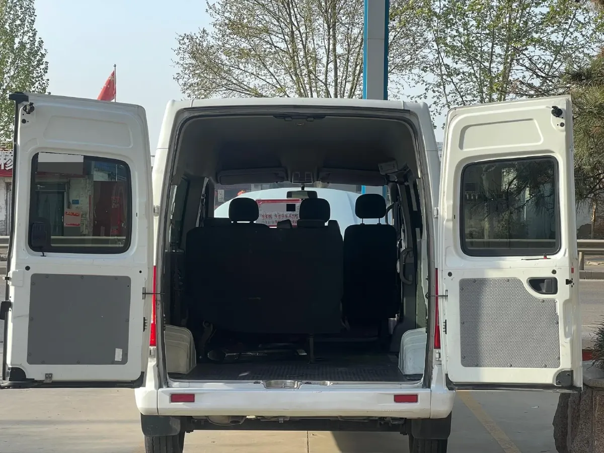 2021 MAXUS XinTu V80 2.0T 127HP L4 6MT,autocango,china used car exporter,china ev exporter,chinese used car exporter,chinese used ev exporter