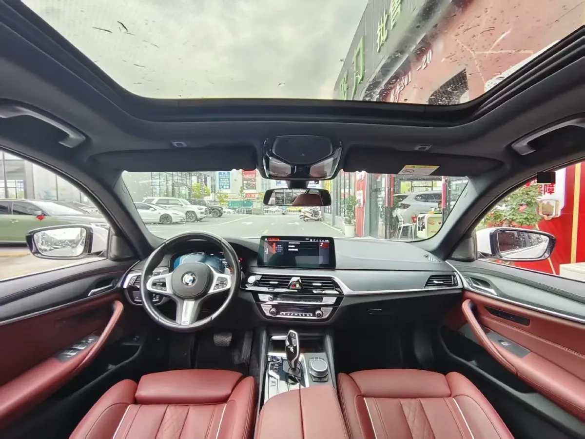 2022 BMW 5 Series 2.0T 252HP L4 8AT,autocango,china used car exporter,china ev exporter,chinese used car exporter,chinese used ev exporter