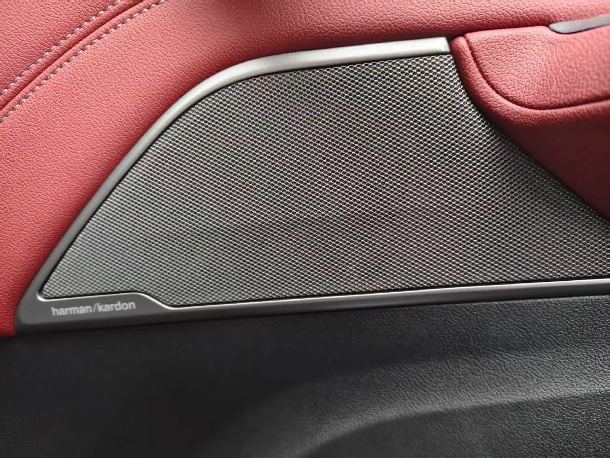 2022 BMW 5 Series 2.0T 252HP L4 8AT,autocango,china used car exporter,china ev exporter,chinese used car exporter,chinese used ev exporter