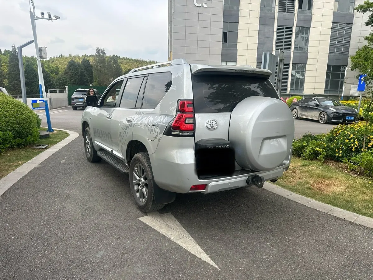 2020 Toyota Yaris 1.6T 261HP L3 6MT,autocango,china used car exporter,china ev exporter,chinese used car exporter,chinese used ev exporter