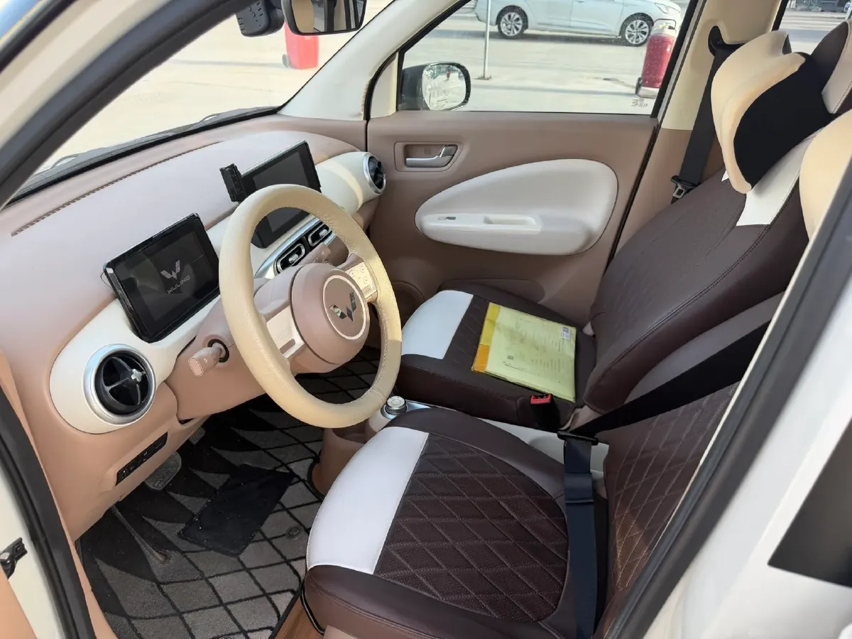 2025 WuLing HongGuang MINI EV BEV 16.2KWH,autocango,china used car exporter,china ev exporter,chinese used car exporter,chinese used ev exporter