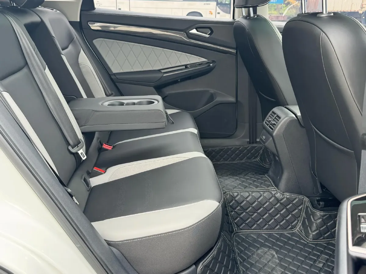 2022 Jetta VS7 1.4T 150HP L4 6AT,autocango,china used car exporter,china ev exporter,chinese used car exporter,chinese used ev exporter