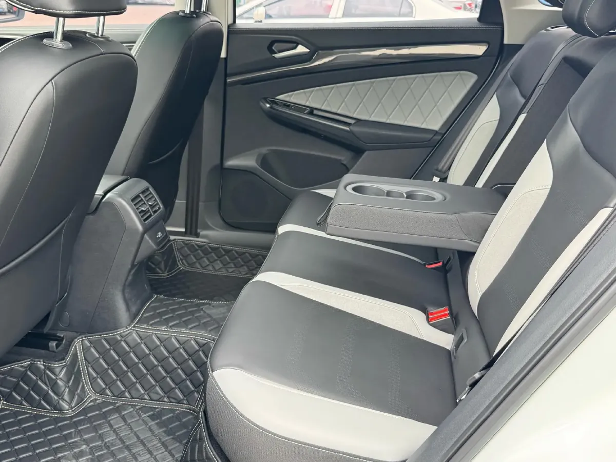 2022 Jetta VS7 1.4T 150HP L4 6AT,autocango,china used car exporter,china ev exporter,chinese used car exporter,chinese used ev exporter