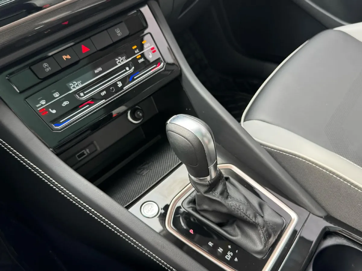 2022 Jetta VS7 1.4T 150HP L4 6AT,autocango,china used car exporter,china ev exporter,chinese used car exporter,chinese used ev exporter