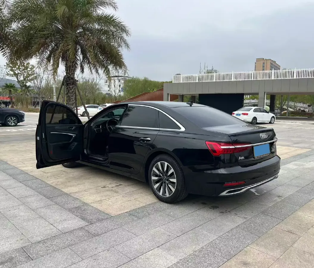 2023 Audi A6L 2.0T 245HP L4 7DCT,autocango,china used car exporter,china ev exporter,chinese used car exporter,chinese used ev exporter
