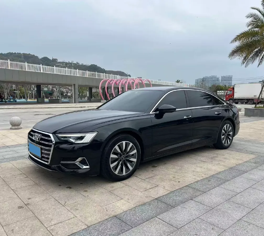 2023 Audi A6L 2.0T 245HP L4 7DCT,autocango,china used car exporter,china ev exporter,chinese used car exporter,chinese used ev exporter