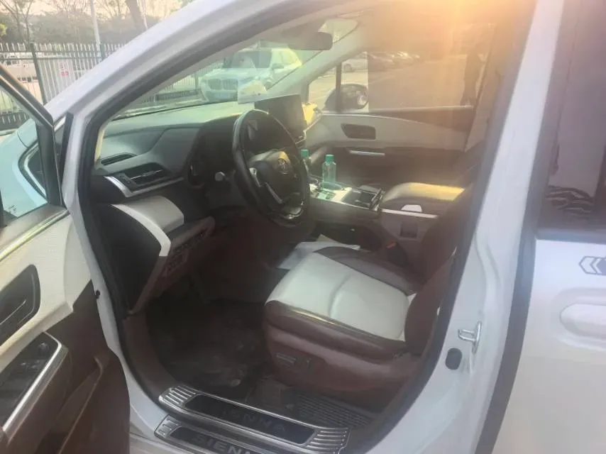 2021 Toyota Sienna 2.5L 192HP L4 E-CVT Hybrid,autocango,china used car exporter,china ev exporter,chinese used car exporter,chinese used ev exporter