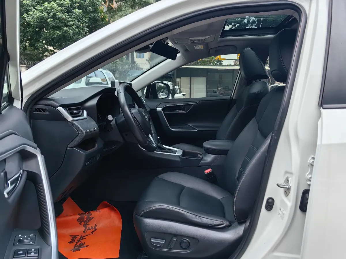 2020 Toyota RAV4 2.0L 171HP L4 CVT,autocango,china used car exporter,china ev exporter,chinese used car exporter,chinese used ev exporter