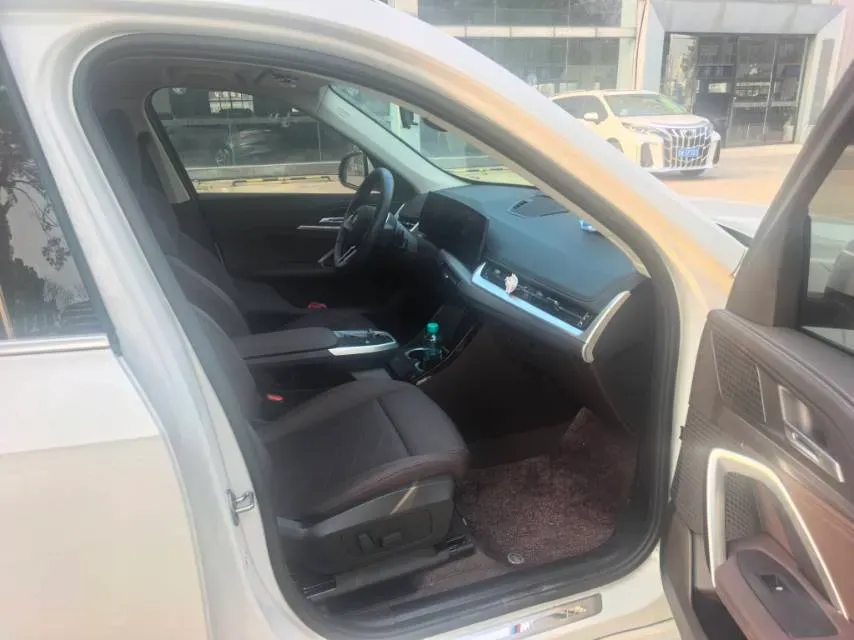 2024 BMW X1 2.0T 204HP L4 7DCT,autocango,china used car exporter,china ev exporter,chinese used car exporter,chinese used ev exporter