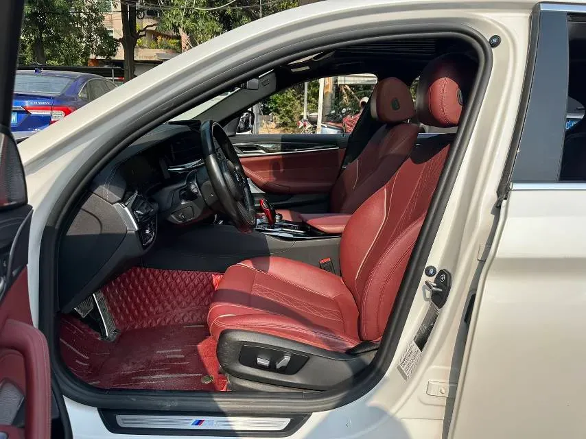 2022 BMW 5 Series 2.0T 184HP L4 8AT,autocango,china used car exporter,china ev exporter,chinese used car exporter,chinese used ev exporter