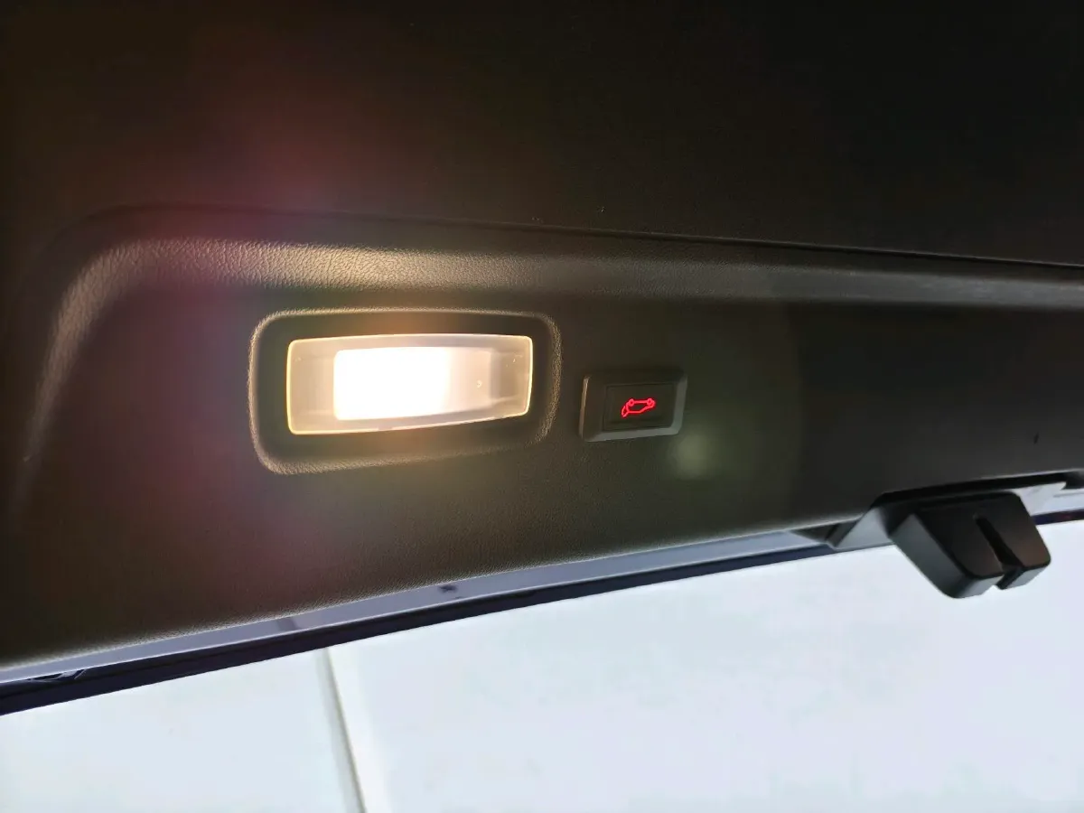 2018 Jaguar XJ 3.0T 340HP V6 8AT,autocango,china used car exporter,china ev exporter,chinese used car exporter,chinese used ev exporter