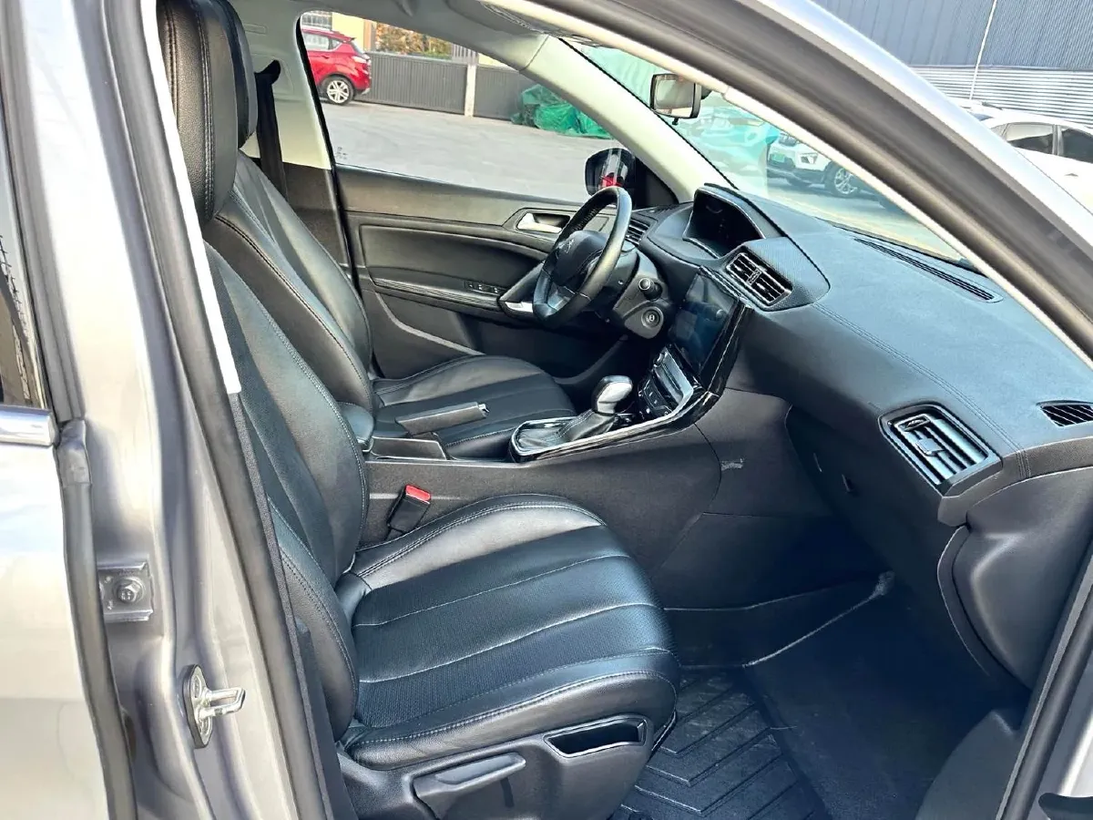 2018 Peugeot 308 1.2T 136HP L3 6AT,autocango,china used car exporter,china ev exporter,chinese used car exporter,chinese used ev exporter