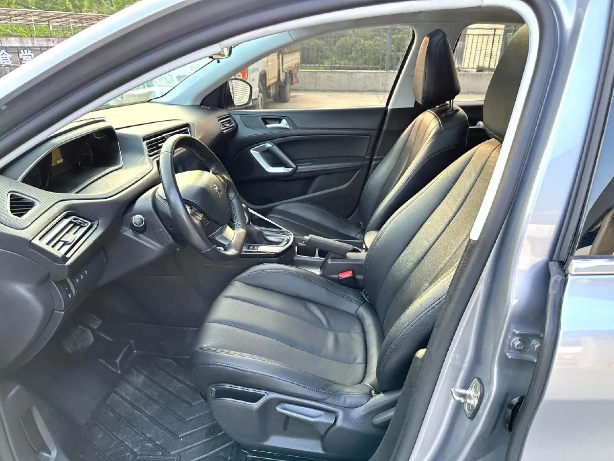 2018 Peugeot 308 1.2T 136HP L3 6AT,autocango,china used car exporter,china ev exporter,chinese used car exporter,chinese used ev exporter