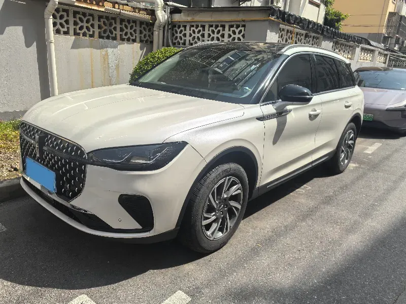 2023 Lincoln Corsair 2.0T 261HP L4 8AT,autocango,china used car exporter,china ev exporter,chinese used car exporter,chinese used ev exporter