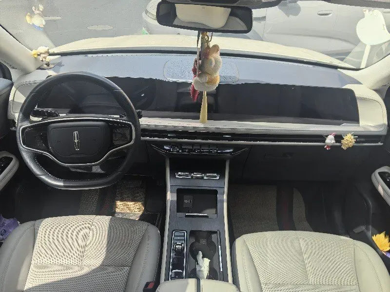 2023 Lincoln Corsair 2.0T 261HP L4 8AT,autocango,china used car exporter,china ev exporter,chinese used car exporter,chinese used ev exporter