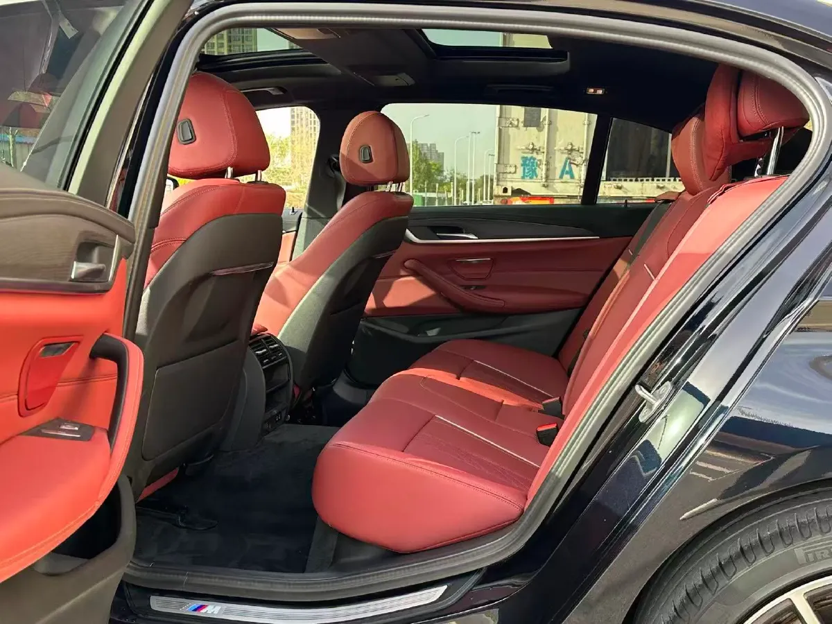 2022 BMW 5 Series 2.0T 252HP L4 8AT,autocango,china used car exporter,china ev exporter,chinese used car exporter,chinese used ev exporter