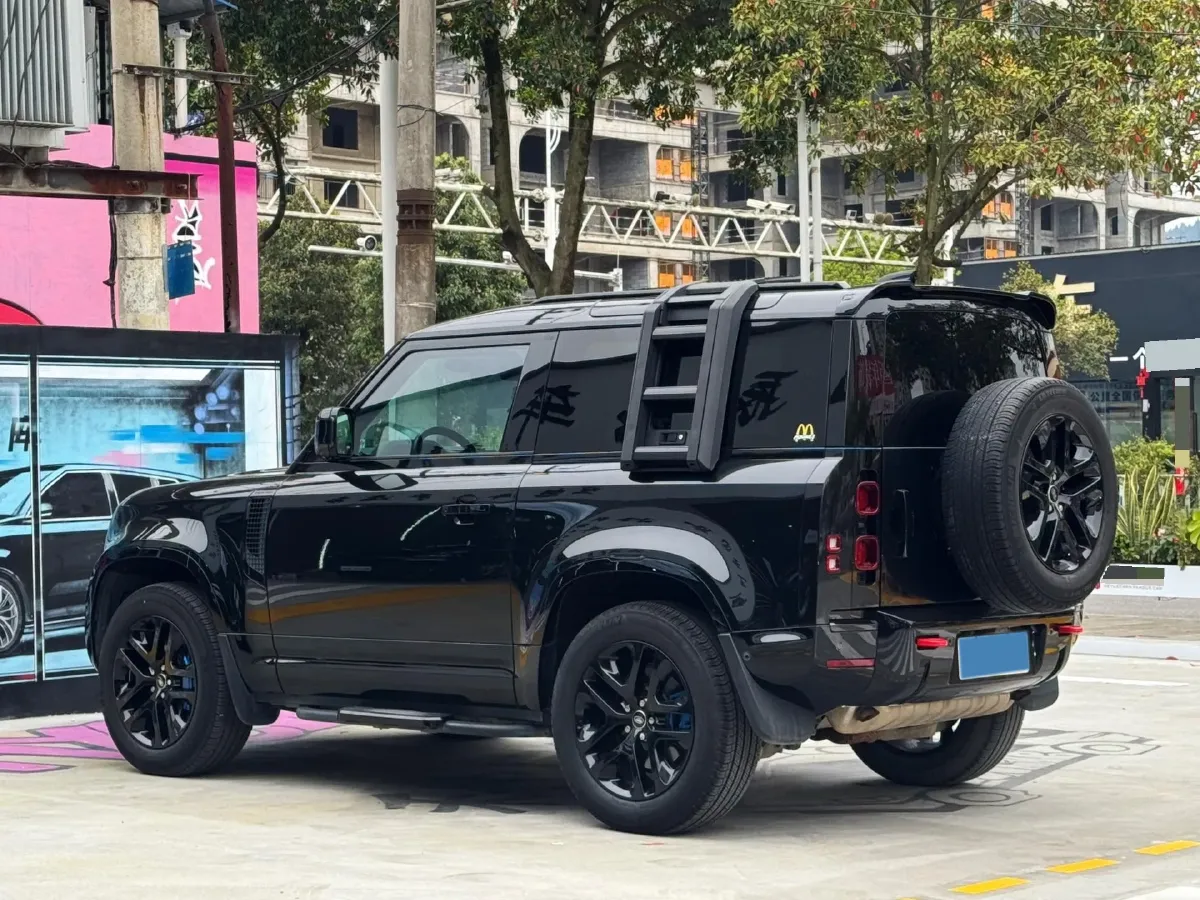 2023 Land Rover Defender 3.0T 400HP L6 8AT,autocango,china used car exporter,china ev exporter,chinese used car exporter,chinese used ev exporter