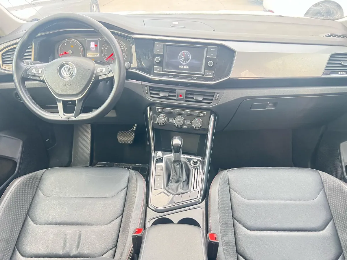 2019 Jeep Cherokee 2.0T 234HP L4 9AT,autocango,china used car exporter,china ev exporter,chinese used car exporter,chinese used ev exporter