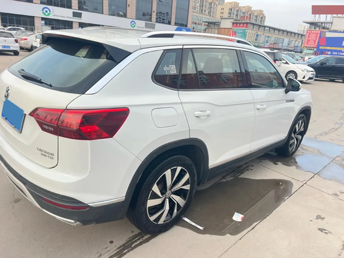 2019 Jeep Cherokee 2.0T 234HP L4 9AT,autocango,china used car exporter,china ev exporter,chinese used car exporter,chinese used ev exporter