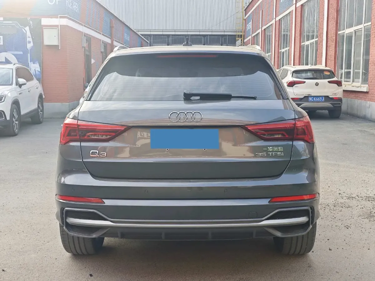 2022 Audi Q3 1.4T 150HP L4 7DCT,autocango,china used car exporter,china ev exporter,chinese used car exporter,chinese used ev exporter