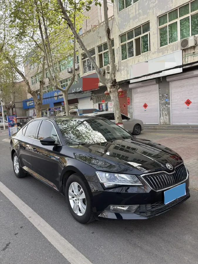2019 Skoda Superb 1.4T 150HP L4 7DCT,autocango,china used car exporter,china ev exporter,chinese used car exporter,chinese used ev exporter