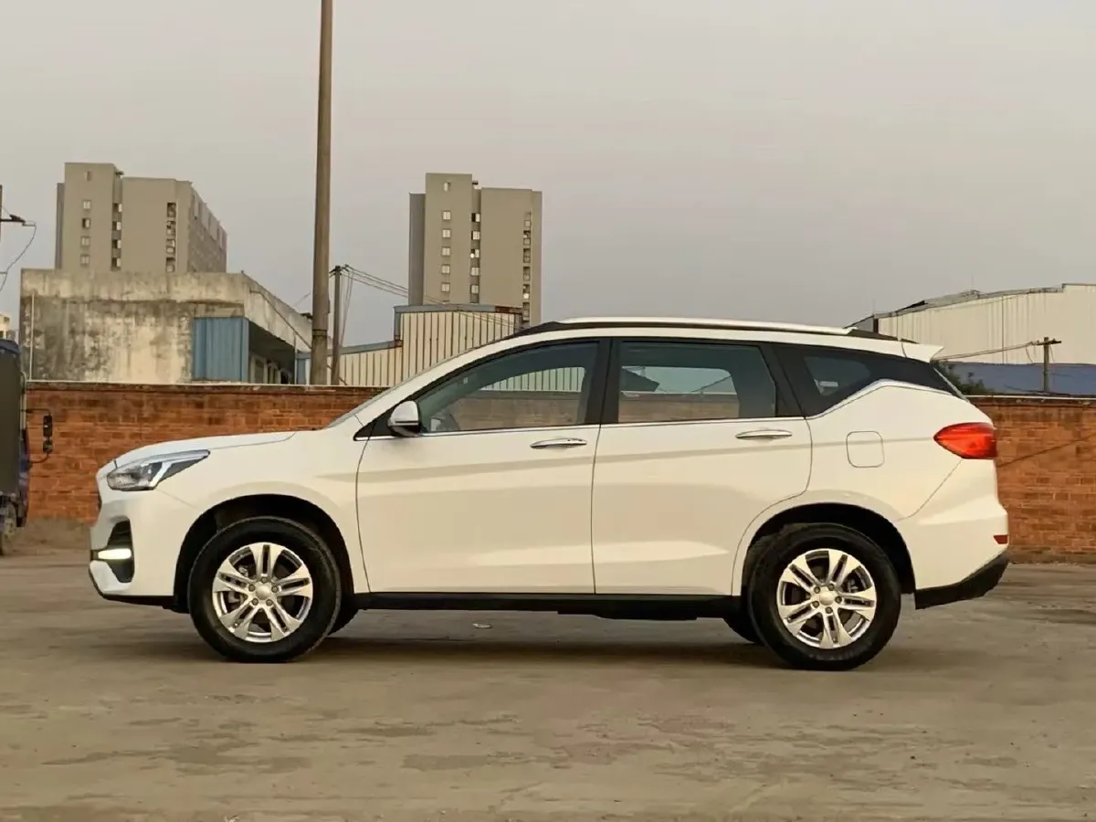 2019 Haval M6 1.5T 150HP L4 6MT,autocango,china used car exporter,china ev exporter,chinese used car exporter,chinese used ev exporter