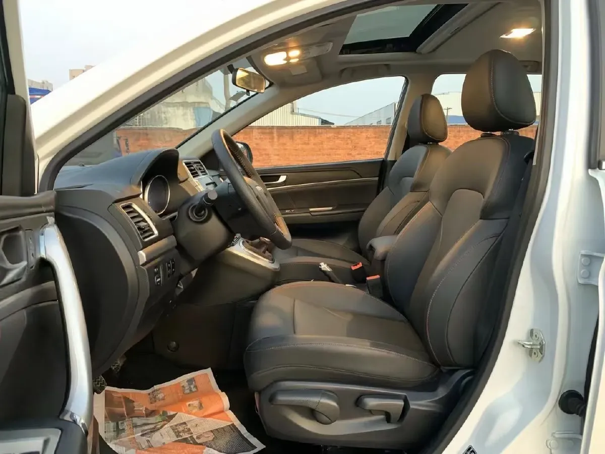 2019 Haval M6 1.5T 150HP L4 6MT,autocango,china used car exporter,china ev exporter,chinese used car exporter,chinese used ev exporter