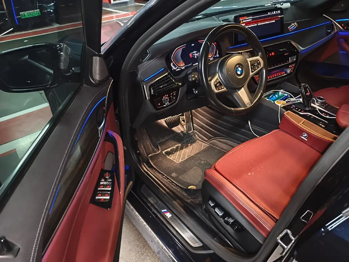 2022 BMW 5 Series 2.0T 252HP L4 8AT,autocango,china used car exporter,china ev exporter,chinese used car exporter,chinese used ev exporter