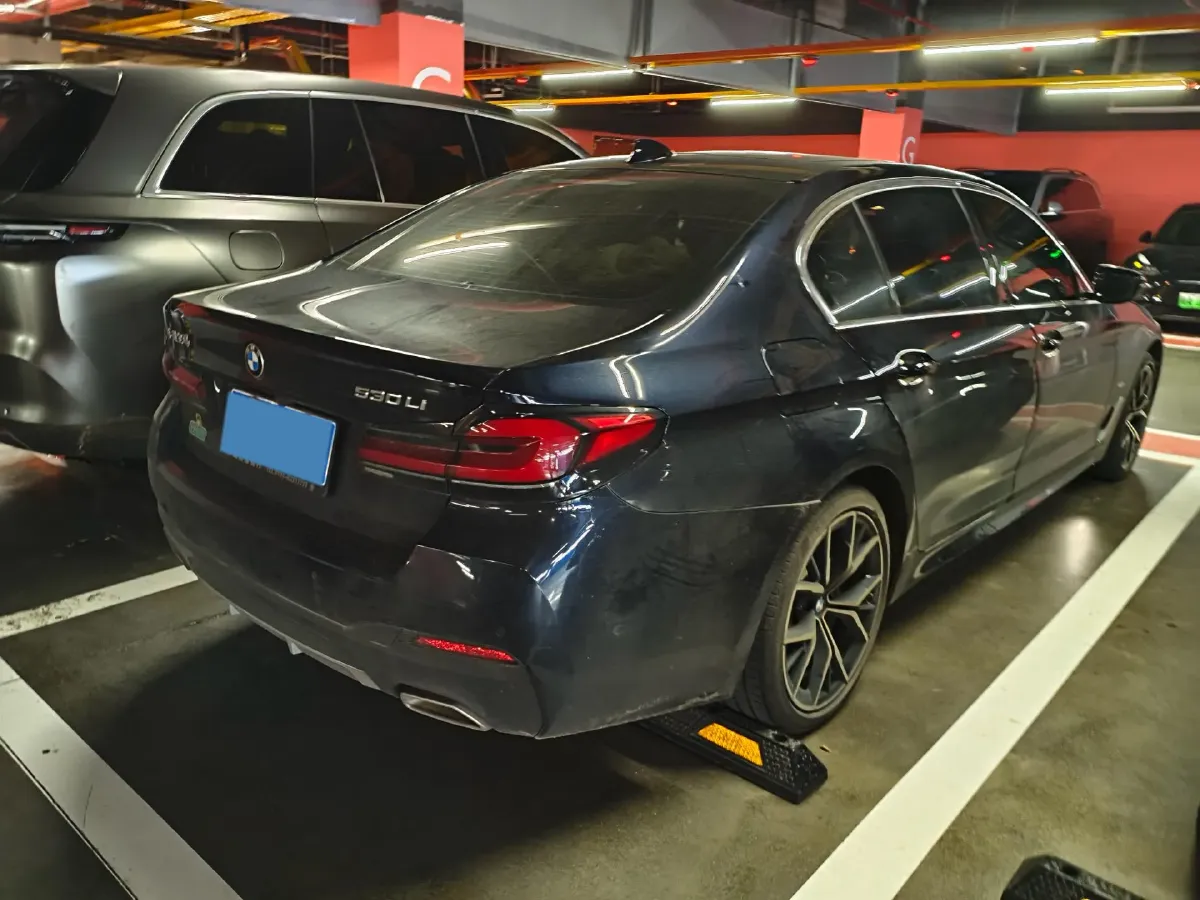 2022 BMW 5 Series 2.0T 252HP L4 8AT,autocango,china used car exporter,china ev exporter,chinese used car exporter,chinese used ev exporter