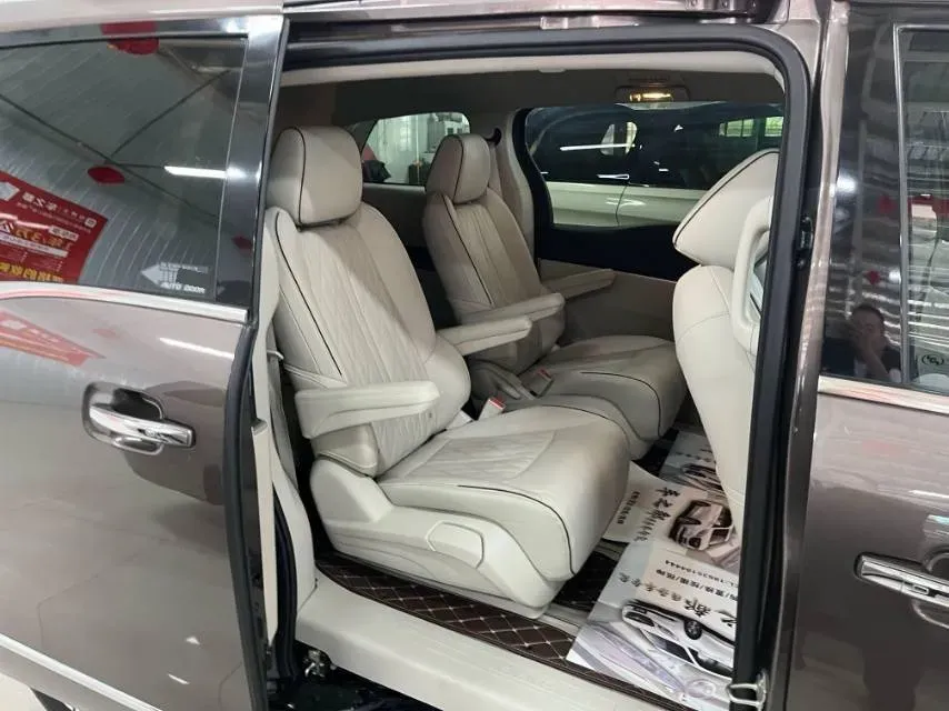 2022 Buick GL8 2.0T 237HP L4 9AT,autocango,china used car exporter,china ev exporter,chinese used car exporter,chinese used ev exporter