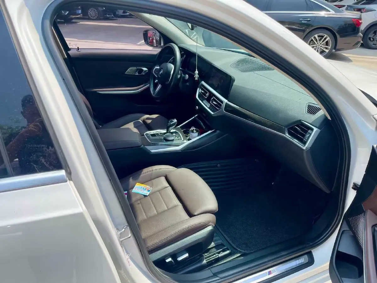 2020 BMW 3 Series 2.0T 184HP L4 8AT,autocango,china used car exporter,china ev exporter,chinese used car exporter,chinese used ev exporter