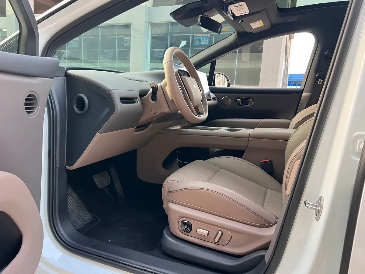 2025 Li i6 BEV,autocango,china used car exporter,china ev exporter,chinese used car exporter,chinese used ev exporter