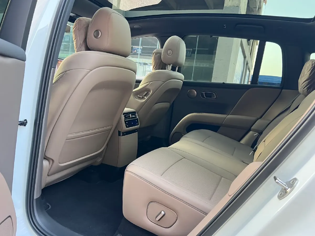 2025 Li i6 BEV,autocango,china used car exporter,china ev exporter,chinese used car exporter,chinese used ev exporter