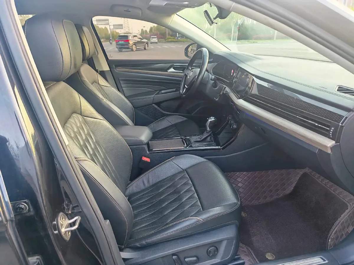 2019 Volvo V40 1.5T 152HP L4 6AT,autocango,china used car exporter,china ev exporter,chinese used car exporter,chinese used ev exporter