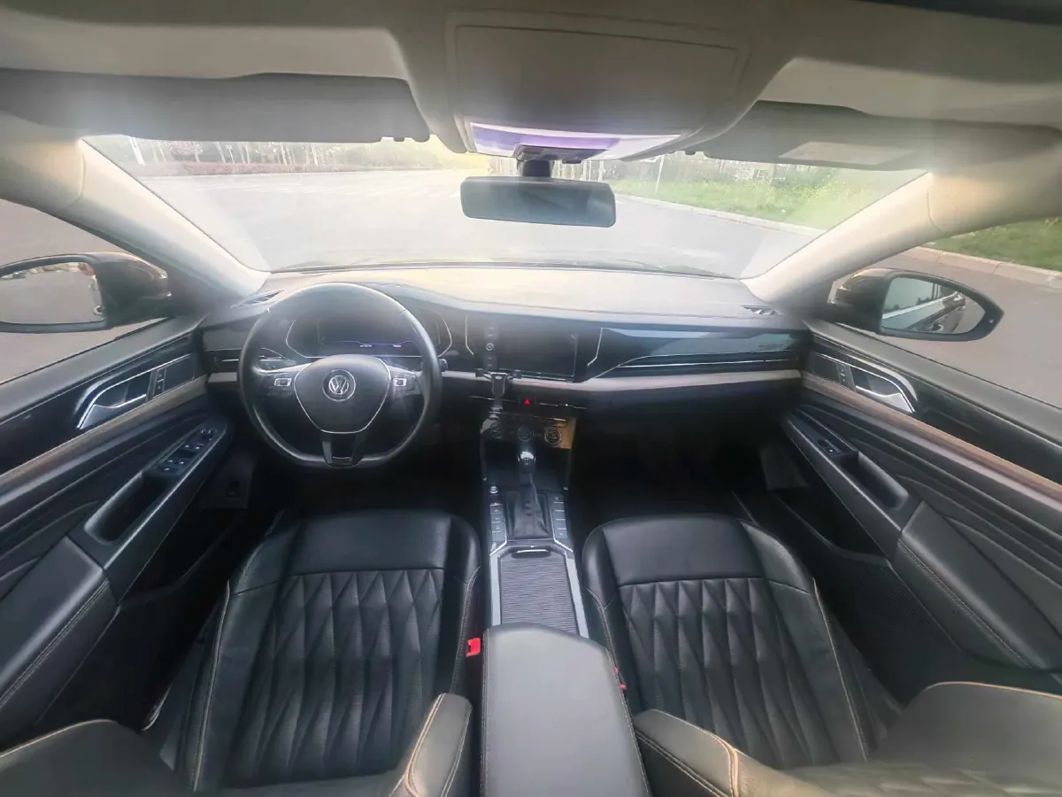 2019 Volvo V40 1.5T 152HP L4 6AT,autocango,china used car exporter,china ev exporter,chinese used car exporter,chinese used ev exporter