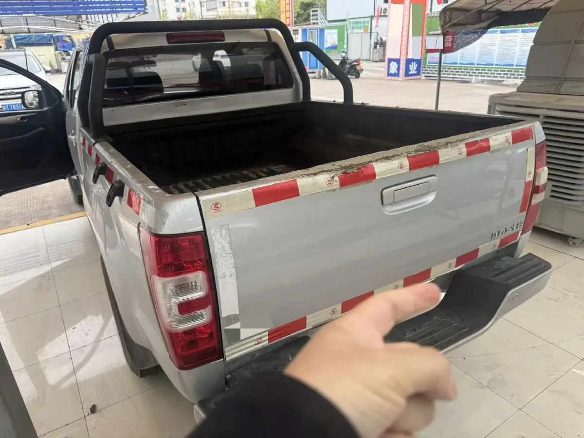 2022 Isuzu RE-MAX Jim 2.8T 120HP L4 5MT,autocango,china used car exporter,china ev exporter,chinese used car exporter,chinese used ev exporter