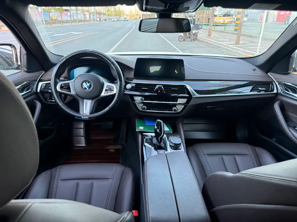 2020 BMW 5 Series 2.0T 184HP L4 8AT,autocango,china used car exporter,china ev exporter,chinese used car exporter,chinese used ev exporter