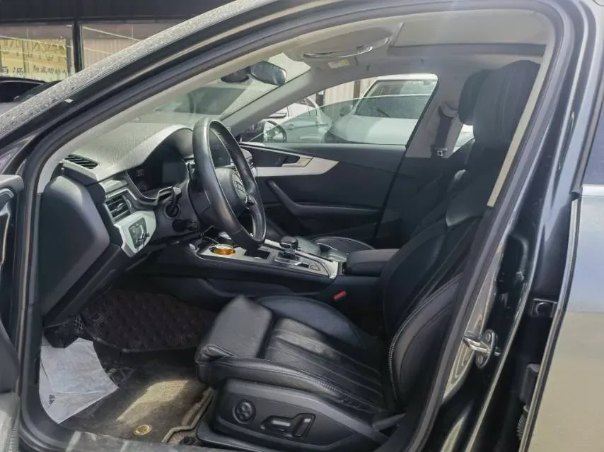 2020 Audi A4L 2.0T 190HP L4 7DCT,autocango,china used car exporter,china ev exporter,chinese used car exporter,chinese used ev exporter