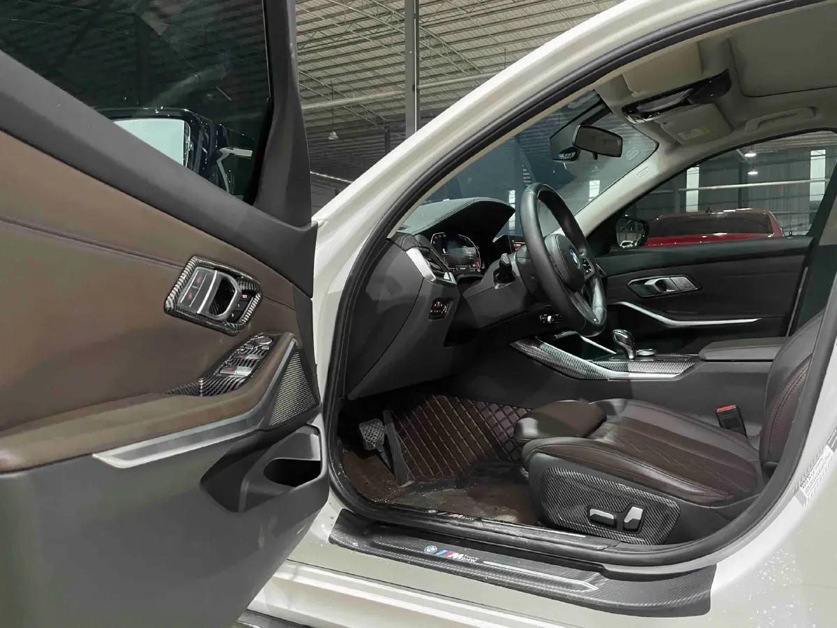 2022 BMW 3 Series 2.0T 156HP L4 8AT,autocango,china used car exporter,china ev exporter,chinese used car exporter,chinese used ev exporter