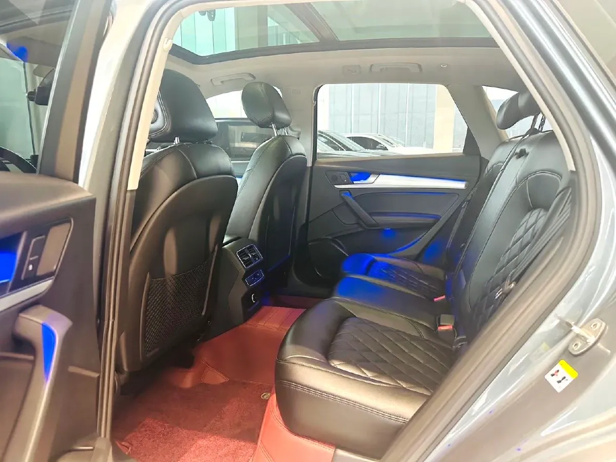 2020 Audi Q5L 2.0T 190HP L4 7DCT,autocango,china used car exporter,china ev exporter,chinese used car exporter,chinese used ev exporter