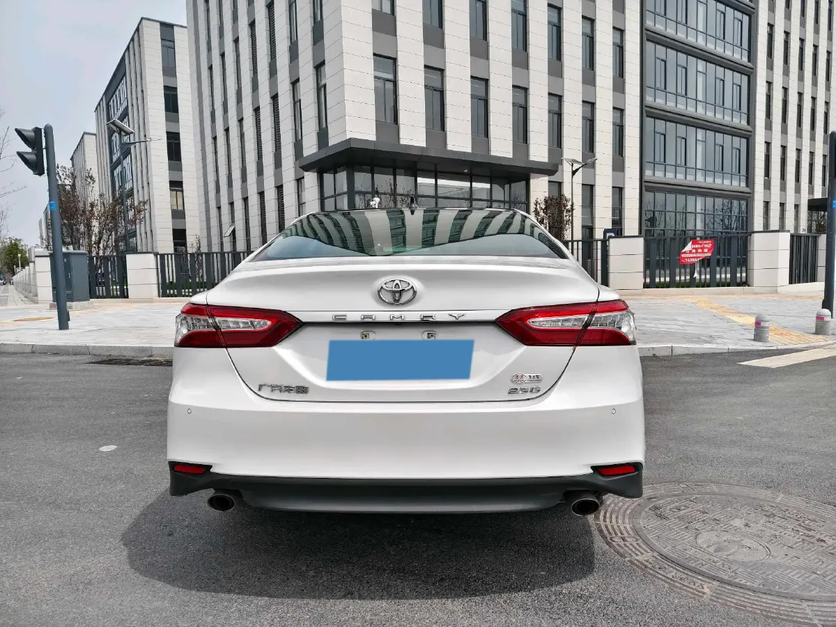 2021 Toyota Camry 2.5L 209HP L4 8AT,autocango,china used car exporter,china ev exporter,chinese used car exporter,chinese used ev exporter