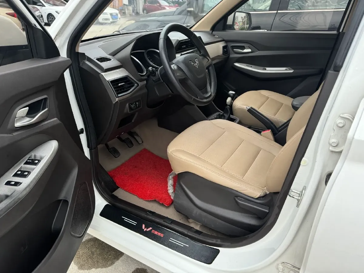 2018 WuLing HongGuang 1.5L 105HP L4 5MT,autocango,china used car exporter,china ev exporter,chinese used car exporter,chinese used ev exporter